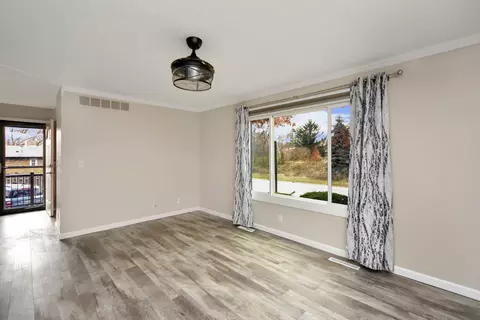 Living - 1405 E Vernon Ave #4, Normal, IL 61761 photo 2 of 3