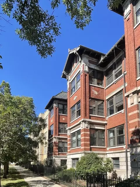 1130 E Hyde Park Blvd #3A, Chicago, IL 60615