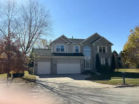 657 Providence Ln, Crystal Lake, IL 60012