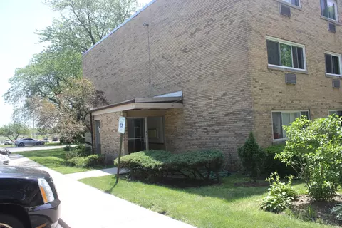 700 Dempster St #2AB, Mount Prospect, IL 60056