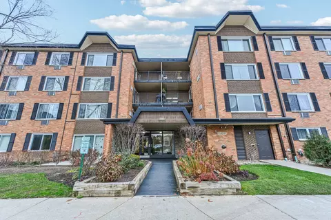 1127 S Old Wilke Rd #407, Arlington Heights, IL 60005