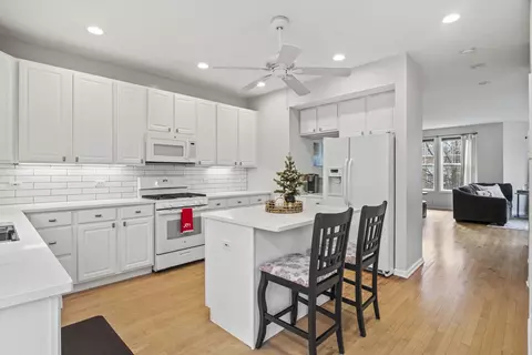 265 N West St, Wheaton, IL 60187 photo 17