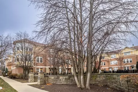 265 N West St, Wheaton, IL 60187 photo 2