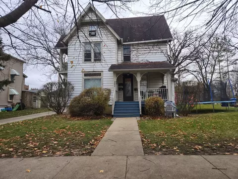 202 Fisk Ave, Dekalb, IL 60115