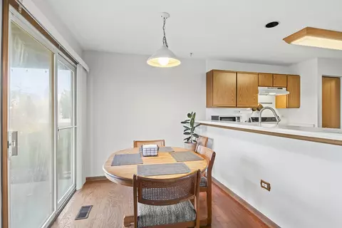 Dining - 2076 Constitution Ct, Elgin, IL 60123 photo 2 of 2
