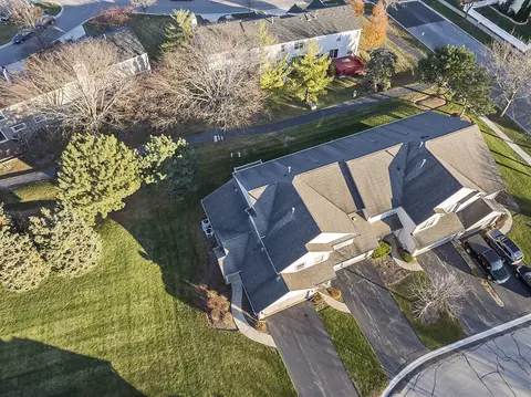 View/Area - 2076 Constitution Ct, Elgin, IL 60123 photo 1 of 5