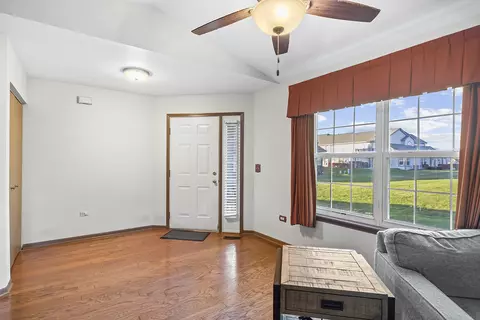 Entry Way - 2076 Constitution Ct, Elgin, IL 60123 photo 1 of 1