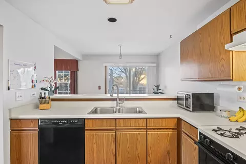 Kitchen - 2076 Constitution Ct, Elgin, IL 60123 photo 3 of 3