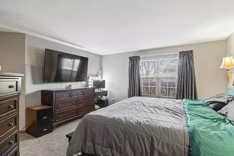 Bedroom - 2076 Constitution Ct, Elgin, IL 60123 photo 3 of 4