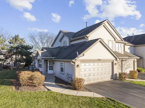 2076 Constitution Ct, Elgin, IL 60123