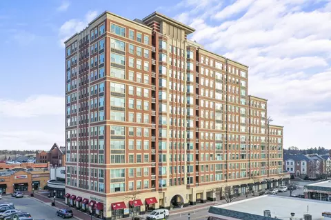 77 S Evergreen Ave #1305, Arlington Heights, IL 60005