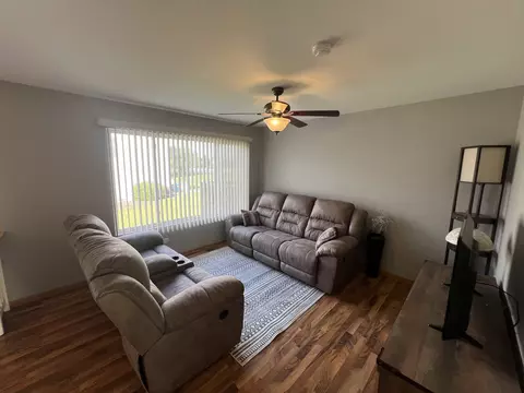 507 Prairie View Dr, Minooka, IL 60447 photo 3