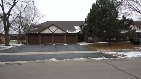 6725 180th St #4, Tinley Park, IL 60477