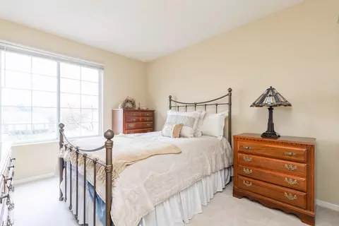 Bedroom - 1134 Sawmill Ln, Algonquin, IL 60102 photo 3 of 4