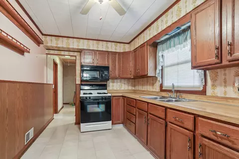 Kitchen - 3726 Green St, Steger, IL 60475 photo 1 of 1