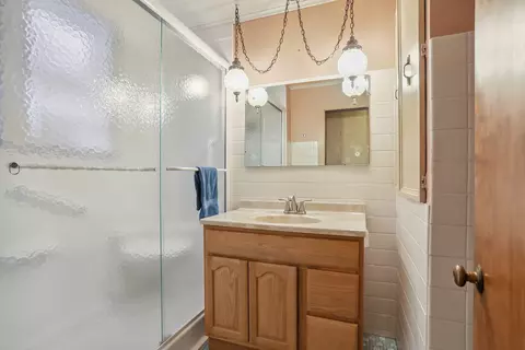 Bath - 3726 Green St, Steger, IL 60475 photo 1 of 1