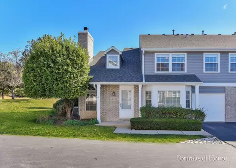 3252 Anton Dr, Aurora, IL 60504