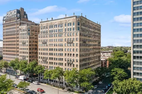 3534 N Lake Shore Dr #9C, Chicago, IL 60657