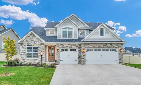 414 Lake Falls Blvd, Savoy, IL 61874