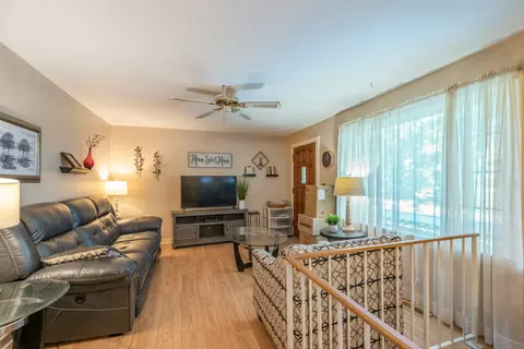 111 Cedardel St, Mchenry, IL 60051 photo 6