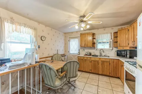 111 Cedardel St, Mchenry, IL 60051 photo 9