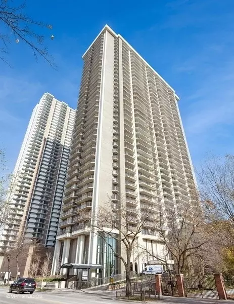 6007 N Sheridan Rd #10A, Chicago, IL 60660