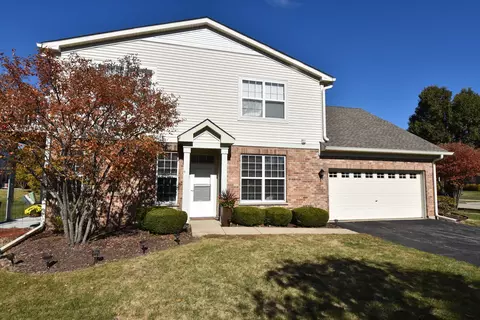 1586 Millbrook Dr, Algonquin, IL 60102 photo 2