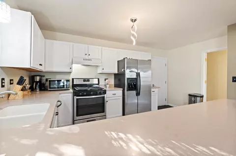 4116 Rivertowne Dr, Plainfield, IL 60586 photo 8