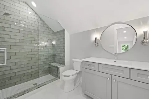 Bath - 747 Walden Rd, Winnetka, IL 60093 photo 15 of 17