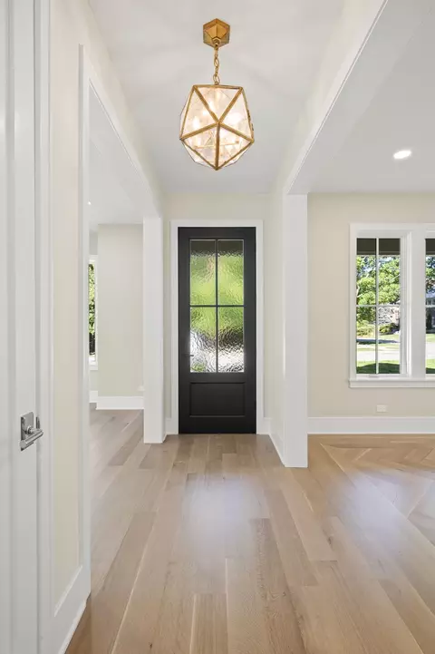 Entry Way - 747 Walden Rd, Winnetka, IL 60093 photo 2 of 6