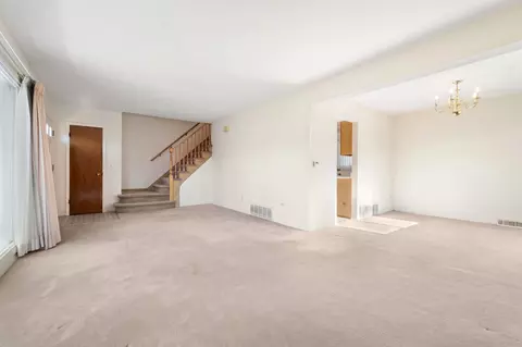 2139 W Farwell Ave #E, Chicago, IL 60645 photo 7