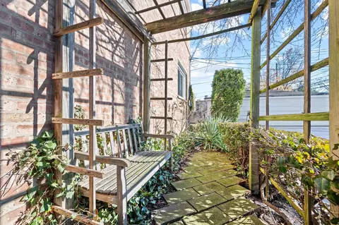 2139 W Farwell Ave #E, Chicago, IL 60645 photo 35