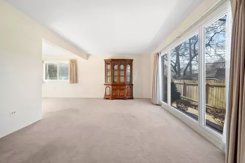 2139 W Farwell Ave #E, Chicago, IL 60645 photo 6