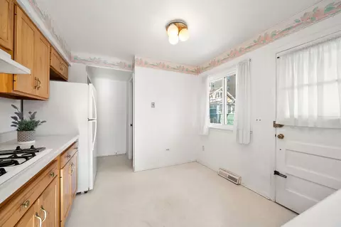 2139 W Farwell Ave #E, Chicago, IL 60645 photo 11