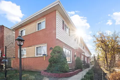2139 W Farwell Ave #E, Chicago, IL 60645