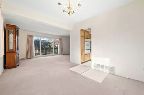 2139 W Farwell Ave #E, Chicago, IL 60645 photo 9