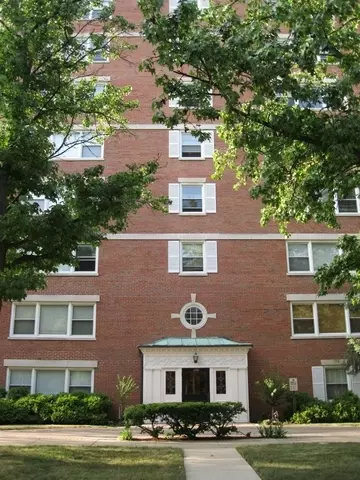 1101 Grove St #6C, Evanston, IL 60201