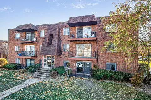 5704 W 128th St #1C, Crestwood, IL 60445