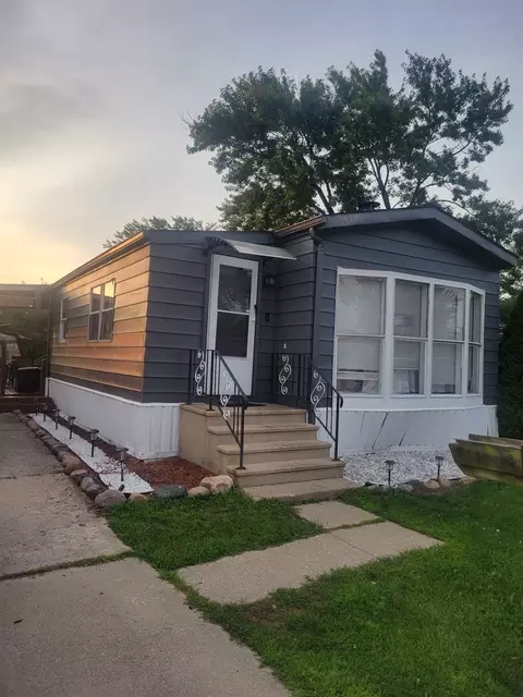 396 S Windmere Cir, Matteson, IL 60443