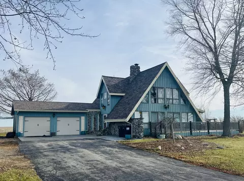 1275 Co Rd 2580 E Rd, Newman, IL 61942