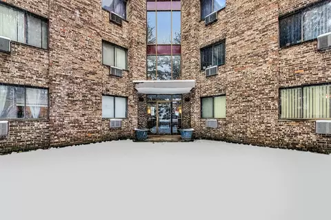 5306 N Cumberland Ave #207, Chicago, IL 60656