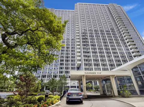 4250 N Marine Dr #536, Chicago, IL 60613