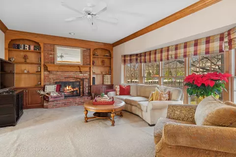 26 W040 Deerpoint Dr, Wheaton, IL 60187 photo 9