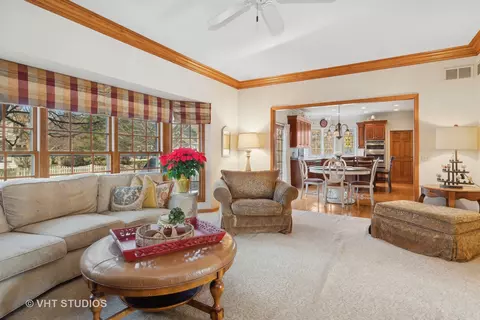 26 W040 Deerpoint Dr, Wheaton, IL 60187 photo 8