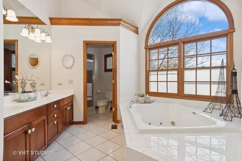 26 W040 Deerpoint Dr, Wheaton, IL 60187 photo 14