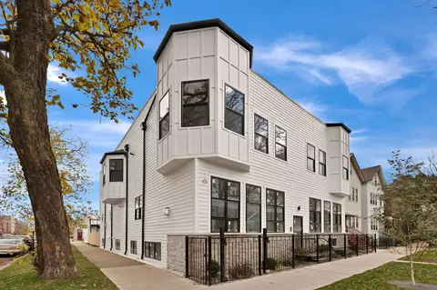 2559 N Marshfield Ave #1S, Chicago, IL 60614