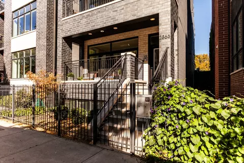 2866 W Lyndale St #1, Chicago, IL 60647