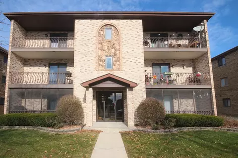 8142 168th Pl #2W, Tinley Park, IL 60477