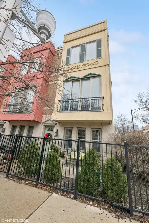 501 N Peoria St #0, Chicago, IL 60642