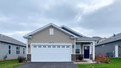 2915 Harnish Dr, Algonquin, IL 60102